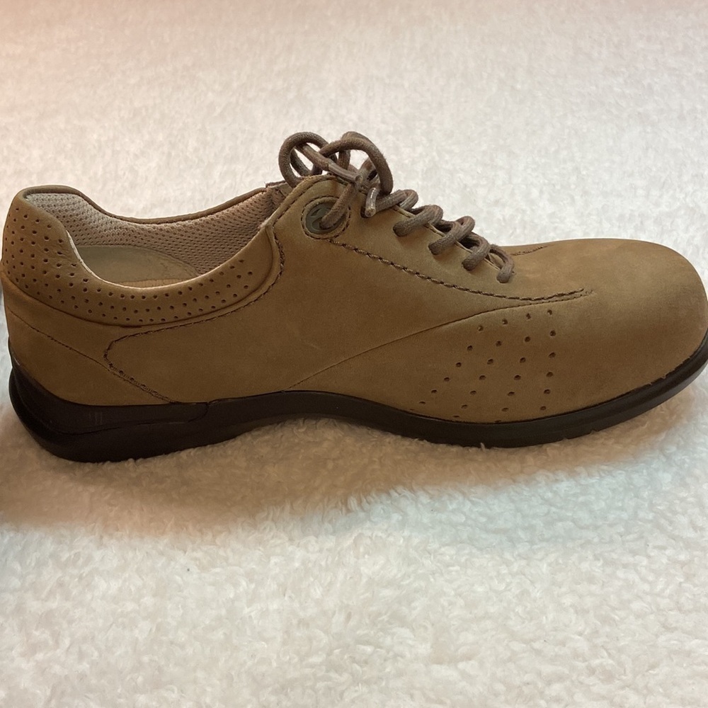 Aravon Comfort Engineering by New Balance Leather Lace Up Shoe Preowned Sz 6.5D